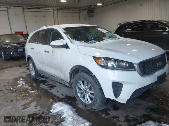 ✅ 2019 Kia Sorento LX • VIN: 5XYPG4A59KG440940 • Лот: 44468552. Опубликован ранее на IAAI с пробегом 112 458 миль. Бесплатный доступ к архиву аукционных продаж из США и подробный отчёт об истории автомобиля на DreamBid. Изображение 1.