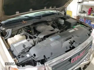 ✅ 2004 GMC Sierra 2500HD SLE • VIN: 1GTHK23U64F160507 • Lot: 85893754. Wystawiony na Copart z przebiegiem 173 019 mil. Bezpłatny archiwum sprzedaży aukcyjnych z USA i szczegółowy raport historii pojazdu na DreamBid. Zdjęcie 13.