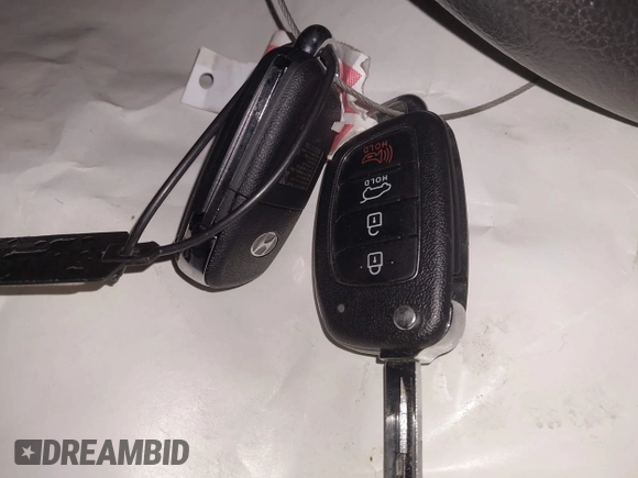 ✅ 2017 Hyundai Santa Fe 2.4L • VIN: 5NMZTDLB4HH026423 • Lot: 44517290. Wystawiony na IAAI z przebiegiem 77 137 mil. Bezpłatny archiwum sprzedaży aukcyjnych z USA i szczegółowy raport historii pojazdu na DreamBid. Zdjęcie 11.