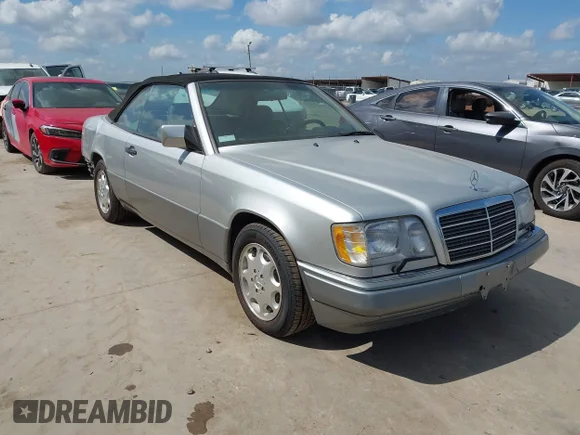 ✅ 1995 Mercedes-Benz E 320 • VIN: WDBEA66E4SC200050 • Lot: 45557548. Wystawiony na IAAI z przebiegiem 85 065 mil. Bezpłatny archiwum sprzedaży aukcyjnych z USA i szczegółowy raport historii pojazdu na DreamBid. Zdjęcie 1.
