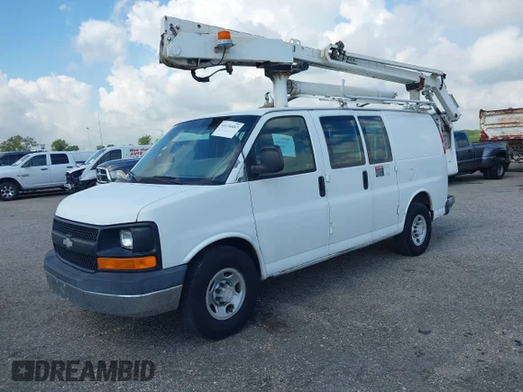 ✅ 2007 Chevrolet Express Cargo • VIN: 1GCHG35U771111225 • Lot: 43136887. Wystawiony na IAAI z przebiegiem 189 055 mil. Bezpłatny archiwum sprzedaży aukcyjnych z USA i szczegółowy raport historii pojazdu na DreamBid. Zdjęcie 2.