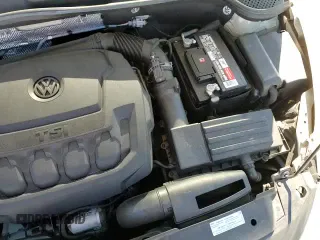 ✅ 2019 Volkswagen Beetle S • VIN: 3VWFD7AT8KM706906 • Лот: 91654855. Опубликован ранее на Copart с пробегом 56 416 миль. Бесплатный доступ к архиву аукционных продаж из США и подробный отчёт об истории автомобиля на DreamBid. Изображение 13.