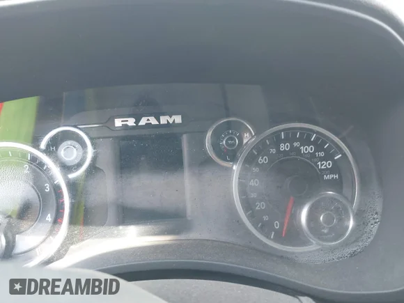 ✅ 2022 Ram 2500 Big Horn • VIN: 3C6UR5JL3NG235886 • Lot: 42929489. Wystawiony na IAAI z przebiegiem Nie podano. Bezpłatny archiwum sprzedaży aukcyjnych z USA i szczegółowy raport historii pojazdu na DreamBid. Zdjęcie 7.