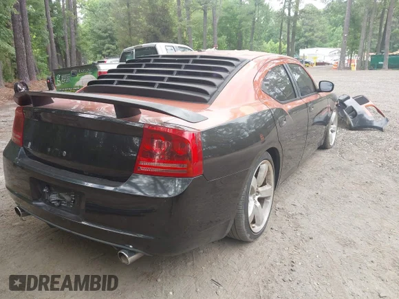 ✅ 2006 Dodge Charger SRT-8 • VIN: 2B3LA73W66H369468 • Lot: 45318478. Wystawiony na IAAI z przebiegiem Nie podano. Bezpłatny archiwum sprzedaży aukcyjnych z USA i szczegółowy raport historii pojazdu na DreamBid. Zdjęcie 4.