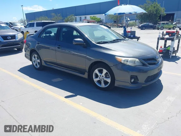 ✅ 2011 Toyota Corolla S • VIN: 2T1BU4EE0BC555998 • Lot: 44769367. Wystawiony na IAAI z przebiegiem 183 985 mil. Bezpłatny archiwum sprzedaży aukcyjnych z USA i szczegółowy raport historii pojazdu na DreamBid. Zdjęcie 1.