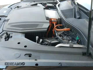 ✅ 2024 Audi Q8 e-tron Prestige • VIN: WA16ABGE3RB005015 • Lot: 42384319. Wystawiony na IAAI z przebiegiem 23 897 mil. Bezpłatny archiwum sprzedaży aukcyjnych z USA i szczegółowy raport historii pojazdu na DreamBid. Zdjęcie 20.