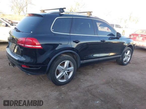 ✅ 2012 Volkswagen Touareg Lux • VIN: WVGFF9BP8CD000702 • Lot: 44105049. Wystawiony na IAAI z przebiegiem 197 800 mil. Bezpłatny archiwum sprzedaży aukcyjnych z USA i szczegółowy raport historii pojazdu na DreamBid. Zdjęcie 4.