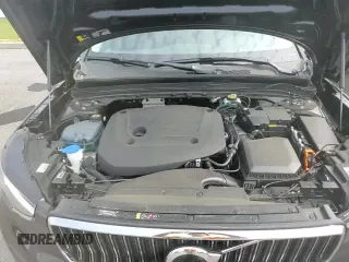 ✅ 2025 Volvo XC40 Core Bright Theme • VIN: YV4L12UJ1S2560090 • Lot: 59968355. Listed on Copart with 120 mi. Free auction sales archive from the USA and detailed vehicle history report at DreamBid. Image 14.