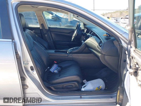 ✅ 2019 Honda Insight Touring • VIN: 19XZE4F93KE003460 • Lot: 44426543. Wystawiony na IAAI z przebiegiem 165 284 mil. Bezpłatny archiwum sprzedaży aukcyjnych z USA i szczegółowy raport historii pojazdu na DreamBid. Zdjęcie 5.