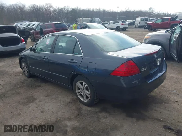 ✅ 2007 Honda Accord EX • VIN: 1HGCM56767A007172 • Lot: 44712035. Wystawiony na IAAI z przebiegiem 207 423 mil. Bezpłatny archiwum sprzedaży aukcyjnych z USA i szczegółowy raport historii pojazdu na DreamBid. Zdjęcie 3.