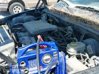 ✅ 2000 Dodge Dakota Sport • VIN: 1B7GG2AN7YS793734 • Lot: 42735415. Wystawiony na IAAI z przebiegiem 154 031 mil. Bezpłatny archiwum sprzedaży aukcyjnych z USA i szczegółowy raport historii pojazdu na DreamBid. Zdjęcie 13.