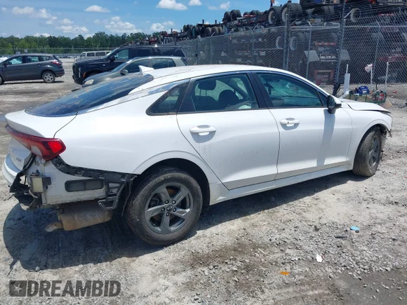 ✅ 2021 Kia K5 LXS • VIN: 5XXG14J22MG040183 • Лот: 42393002. Опубліковано раніше на IAAI з пробігом 43 747 миль. Безкоштовний доступ до архіву аукціонних продажів зі США та докладний звіт про історію автомобіля на DreamBid. Зображення 4.