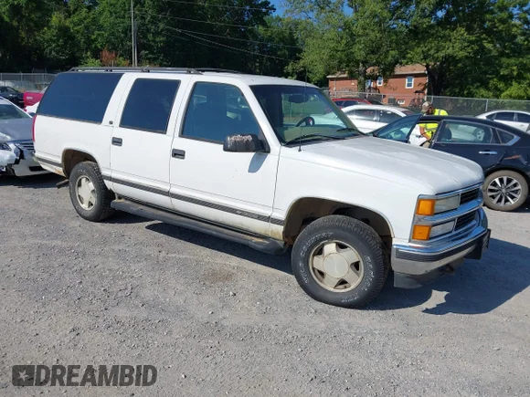 ✅ 1997 Chevrolet Suburban • VIN: 3GNFK16RXVG182168 • Лот: 45376561. Опубліковано раніше на IAAI з пробігом 194 323 миль. Безкоштовний доступ до архіву аукціонних продажів зі США та докладний звіт про історію автомобіля на DreamBid. Зображення 1.