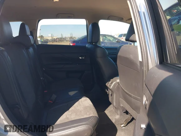 ✅ 2019 Mitsubishi Outlander SE • VIN: JA4AD3A35KJ001803 • Lot: 44528873. Wystawiony na IAAI z przebiegiem 182 190 mil. Bezpłatny archiwum sprzedaży aukcyjnych z USA i szczegółowy raport historii pojazdu na DreamBid. Zdjęcie 8.