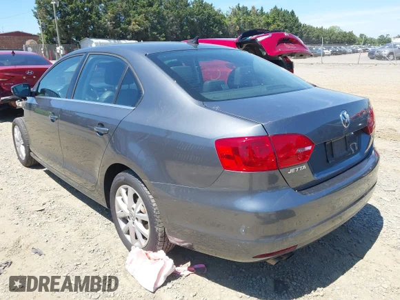✅ 2014 Volkswagen Jetta SE • VIN: 3VWB17AJXEM377197 • Lot: 45120866. Wystawiony na IAAI z przebiegiem 146 145 mil. Bezpłatny archiwum sprzedaży aukcyjnych z USA i szczegółowy raport historii pojazdu na DreamBid. Zdjęcie 3.