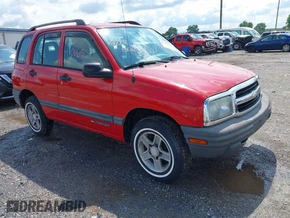 ✅ 2003 Chevrolet Tracker • VIN: 2CNBJ13C636944393 • Лот: 42280665. Опубліковано раніше на IAAI з пробігом 80 918 миль. Безкоштовний доступ до архіву аукціонних продажів зі США та докладний звіт про історію автомобіля на DreamBid. Зображення 1.