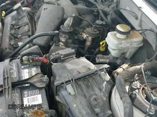 ✅ 2006 Ford Escape • VIN: 1FMYUO3106KC43893 • Lot: 41510345. Wystawiony na IAAI z przebiegiem 182 656 mil. Bezpłatny archiwum sprzedaży aukcyjnych z USA i szczegółowy raport historii pojazdu na DreamBid. Zdjęcie 19.