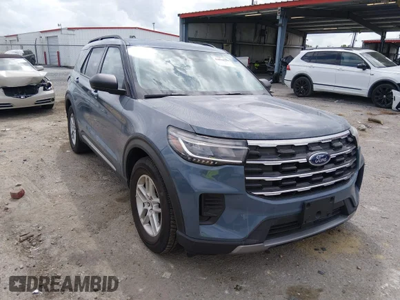 ✅ 2025 Ford Explorer Active • VIN: 1FMUK7DH3SGC35745 • Lot: 44894257. Wystawiony na IAAI z przebiegiem 9 744 mil. Bezpłatny archiwum sprzedaży aukcyjnych z USA i szczegółowy raport historii pojazdu na DreamBid. Zdjęcie 1.