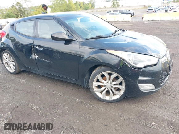 ✅ 2013 Hyundai Veloster w/Gray Int • VIN: KMHTC6AD1DU116567 • Lot: 43273057. Wystawiony na IAAI z przebiegiem 109 490 mil. Bezpłatny archiwum sprzedaży aukcyjnych z USA i szczegółowy raport historii pojazdu na DreamBid. Zdjęcie 6.