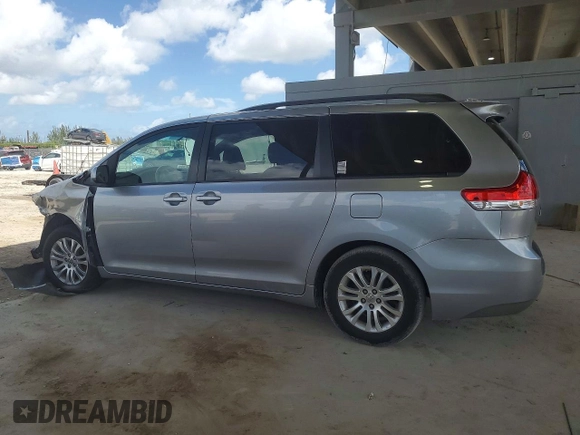 ✅ 2011 Toyota Sienna Limited • VIN: 5TDYK3DC2BS103844 • Lot: 46776756. Wystawiony na Copart z przebiegiem 123 964 mil. Bezpłatny archiwum sprzedaży aukcyjnych z USA i szczegółowy raport historii pojazdu na DreamBid. Zdjęcie 2.