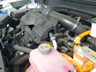 ✅ 2025 Hyundai Santa Fe SEL • VIN: 5NMP2DG17SH026483 • Лот: 43307400. Опубликован ранее на IAAI с пробегом 10 141 миль. Бесплатный доступ к архиву аукционных продаж из США и подробный отчёт об истории автомобиля на DreamBid. Изображение 19.