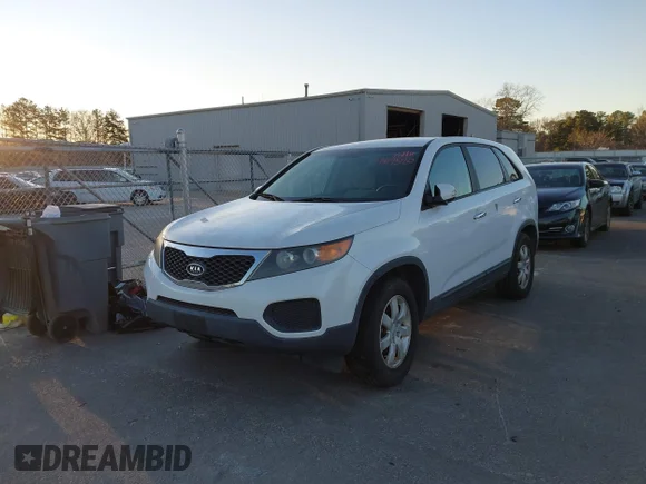 ✅ 2011 Kia Sorento LX • VIN: 5XYKT3A16BG005144 • Lot: 44195130. Wystawiony na IAAI z przebiegiem 124 464 mil. Bezpłatny archiwum sprzedaży aukcyjnych z USA i szczegółowy raport historii pojazdu na DreamBid. Zdjęcie 2.