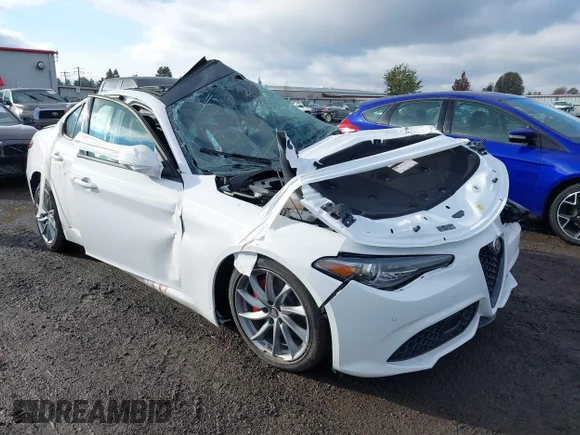 ✅ 2023 Alfa Romeo Giulia • VIN: ZARFAMAN5P7671681 • Lot: 40775631. Wystawiony na IAAI z przebiegiem Nie podano. Bezpłatny archiwum sprzedaży aukcyjnych z USA i szczegółowy raport historii pojazdu na DreamBid. Zdjęcie 1.