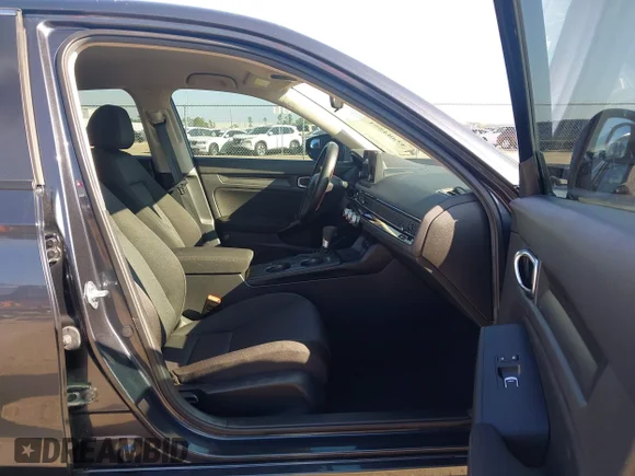 ✅ 2025 Honda Civic LX • VIN: 2HGFE2F24SH596195 • Lot: 43884551. Wystawiony na IAAI z przebiegiem 5 408 mil. Bezpłatny archiwum sprzedaży aukcyjnych z USA i szczegółowy raport historii pojazdu na DreamBid. Zdjęcie 5.