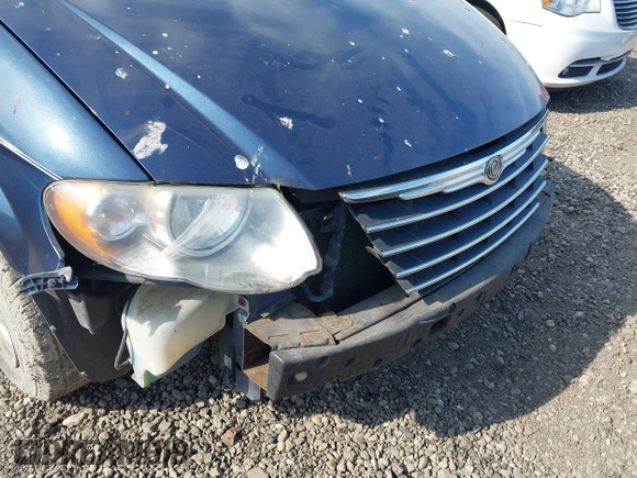 ✅ 2007 Chrysler Town & Country LX • VIN: 2A8GP44R87R248550 • Lot: 44891885. Wystawiony na IAAI z przebiegiem Nie podano. Bezpłatny archiwum sprzedaży aukcyjnych z USA i szczegółowy raport historii pojazdu na DreamBid. Zdjęcie 6.