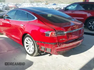 ✅ 2020 Tesla Model S Long Range • VIN: 5YJSA1E20LF360347 • Лот: 42143730. Опубликован ранее на IAAI с пробегом 51 992 миль. Бесплатный доступ к архиву аукционных продаж из США и подробный отчёт об истории автомобиля на DreamBid. Изображение 19.