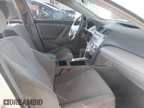 ✅ 2011 Toyota Camry LE • VIN: 4T1BF3EK7BU719207 • Lot: 44153892. Wystawiony na IAAI z przebiegiem 255 332 mil. Bezpłatny archiwum sprzedaży aukcyjnych z USA i szczegółowy raport historii pojazdu na DreamBid. Zdjęcie 5.