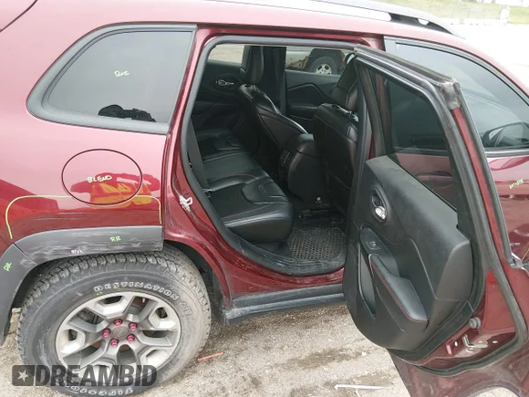 ✅ 2019 Jeep Cherokee Trailhawk • VIN: 1C4PJMBXXKD433124 • Лот: 44988007. Опубликован ранее на IAAI с пробегом 68 804 миль. Бесплатный доступ к архиву аукционных продаж из США и подробный отчёт об истории автомобиля на DreamBid. Изображение 8.