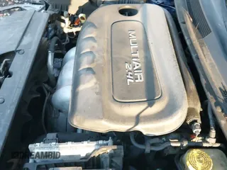 ✅ 2015 Chrysler 200 Limited • VIN: 1C3CCCAB7FN701785 • Лот: 43612662. Опубликован ранее на IAAI с пробегом 152 761 миль. Бесплатный доступ к архиву аукционных продаж из США и подробный отчёт об истории автомобиля на DreamBid. Изображение 19.