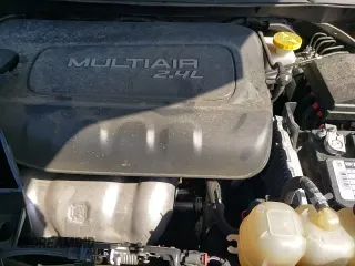 ✅ 2019 Jeep Cherokee Limited • VIN: 1C4PJLDB1KD224821 • Lot: 71190245. Wystawiony na Copart z przebiegiem 82 941 mil. Bezpłatny archiwum sprzedaży aukcyjnych z USA i szczegółowy raport historii pojazdu na DreamBid. Zdjęcie 17.