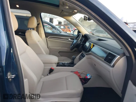 ✅ 2019 Volkswagen Atlas SEL • VIN: 1V2MR2CAXKC581093 • Lot: 43975388. Wystawiony na IAAI z przebiegiem 153 445 mil. Bezpłatny archiwum sprzedaży aukcyjnych z USA i szczegółowy raport historii pojazdu na DreamBid. Zdjęcie 5.