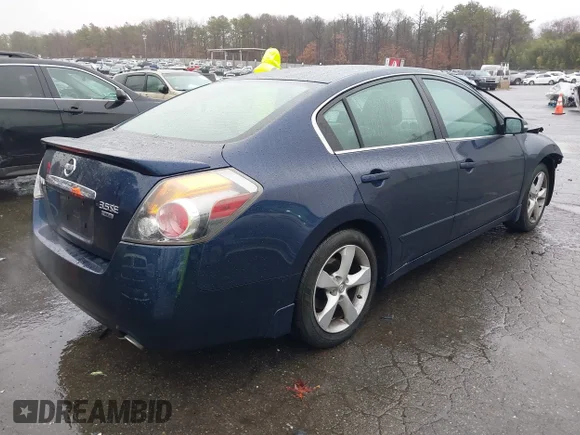 ✅ 2007 Nissan Altima SE • VIN: 1N4BL21E67N439230 • Lot: 43971597. Wystawiony na IAAI z przebiegiem 105 785 mil. Bezpłatny archiwum sprzedaży aukcyjnych z USA i szczegółowy raport historii pojazdu na DreamBid. Zdjęcie 4.