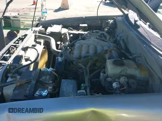 ✅ 2002 Toyota 4Runner SR5 • VIN: JT3GN86R620231044 • Lot: 43655682. Listed on IAAI with 258,013 mi. Free auction sales archive from the USA and detailed vehicle history report at DreamBid. Image 17.