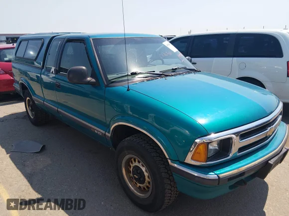 ✅ 1994 Chevrolet S-10 LS • VIN: 1GCDT19Z2RK135868 • Лот: 45500072. Опубліковано раніше на IAAI з пробігом 108 330 миль. Безкоштовний доступ до архіву аукціонних продажів зі США та докладний звіт про історію автомобіля на DreamBid. Зображення 1.