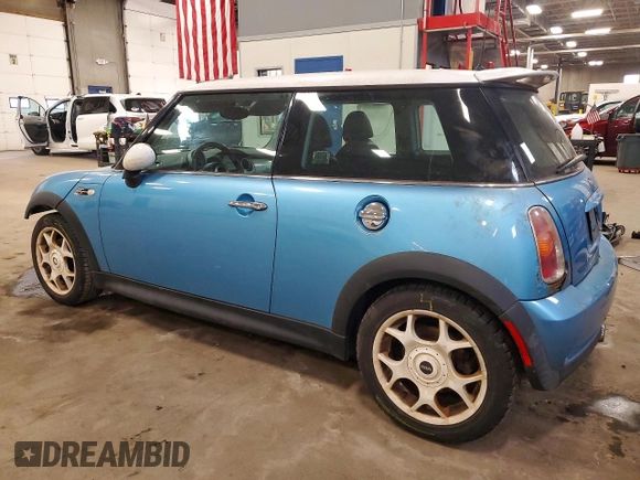 ✅ 2003 MINI Hardtop S • VIN: WMWRE33463TD71935 • Lot: 76922015. Wystawiony na Copart z przebiegiem 99 814 mil. Bezpłatny archiwum sprzedaży aukcyjnych z USA i szczegółowy raport historii pojazdu na DreamBid. Zdjęcie 2.