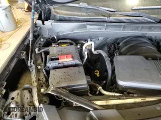 ✅ 2024 GMC Yukon XL Denali • VIN: 1GKS2JKL1RR102856 • Lot: 64555615. Wystawiony na Copart z przebiegiem 35 403 mil. Bezpłatny archiwum sprzedaży aukcyjnych z USA i szczegółowy raport historii pojazdu na DreamBid. Zdjęcie 17.