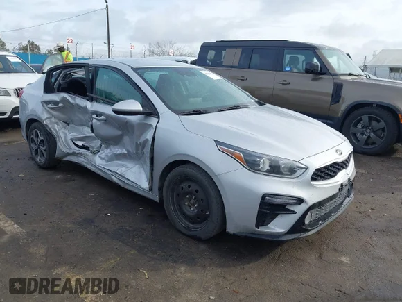 ✅ 2020 Kia Forte FE • VIN: 3KPF24AD8LE250854 • Лот: 44362163. Опубліковано раніше на IAAI з пробігом 70 846 миль. Безкоштовний доступ до архіву аукціонних продажів зі США та докладний звіт про історію автомобіля на DreamBid. Зображення 1.
