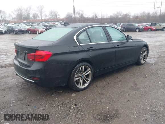 ✅ 2017 BMW 3 Series 330i xDrive • VIN: WBA8D9G53HNU61265 • Lot: 44357357. Wystawiony na IAAI z przebiegiem 74 057 mil. Bezpłatny archiwum sprzedaży aukcyjnych z USA i szczegółowy raport historii pojazdu na DreamBid. Zdjęcie 4.