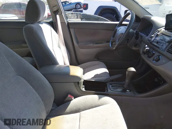 ✅ 2002 Toyota Camry SE • VIN: 4T1BF32K82U513818 • Lot: 44810156. Wystawiony na IAAI z przebiegiem 157 492 mil. Bezpłatny archiwum sprzedaży aukcyjnych z USA i szczegółowy raport historii pojazdu na DreamBid. Zdjęcie 5.