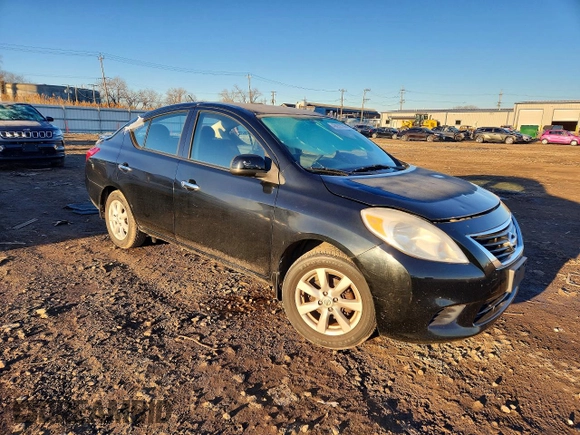 ✅ 2014 Nissan Versa S Plus • VIN: 3N1CN7AP6EL834922 • Lot: 48092156. Wystawiony na Copart z przebiegiem 117 520 mil. Bezpłatny archiwum sprzedaży aukcyjnych z USA i szczegółowy raport historii pojazdu na DreamBid. Zdjęcie 4.
