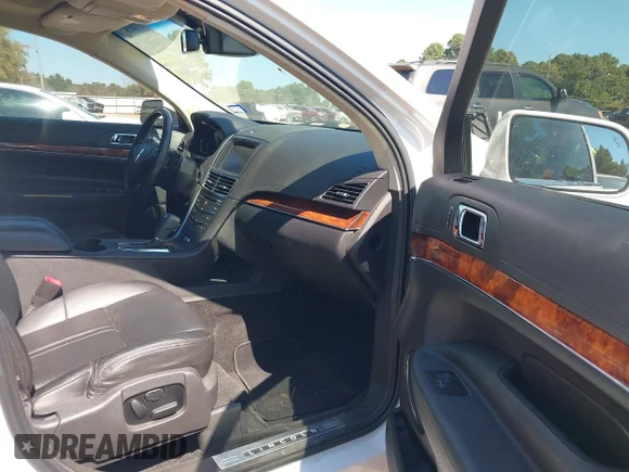 ✅ 2014 Lincoln MKT EcoBoost • VIN: 2LMHJ5AT3EBL50931 • Лот: 43397899. Опубликован ранее на IAAI с пробегом 71 863 миль. Бесплатный доступ к архиву аукционных продаж из США и подробный отчёт об истории автомобиля на DreamBid. Изображение 5.
