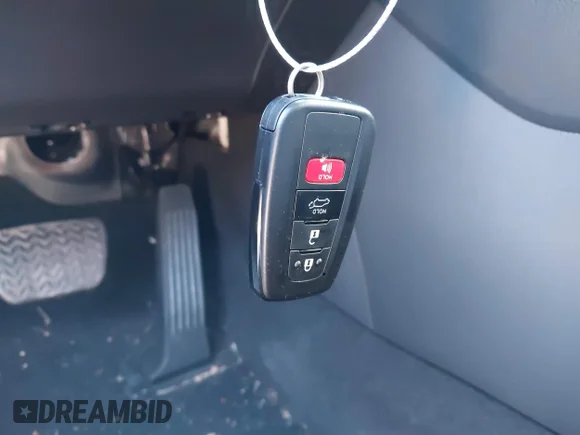 ✅ 2025 Toyota RAV4 Hybrid XLE Premium • VIN: JTMB6RFV2SD164814 • Лот: 44532415. Опубліковано раніше на IAAI з пробігом Не вказано. Безкоштовний доступ до архіву аукціонних продажів зі США та докладний звіт про історію автомобіля на DreamBid. Зображення 11.