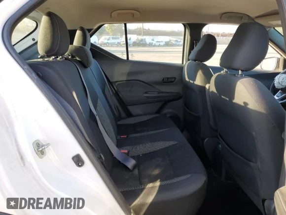 ✅ 2019 Nissan Kicks S • VIN: 3N1CP5CU5KL545155 • Lot: 79782144. Wystawiony na Copart z przebiegiem 37 016 mil. Bezpłatny archiwum sprzedaży aukcyjnych z USA i szczegółowy raport historii pojazdu na DreamBid. Zdjęcie 11.