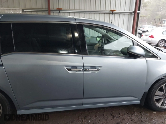 ✅ 2014 Honda Odyssey Touring • VIN: 5FNRL5H93EB023330 • Lot: 44485050. Wystawiony na IAAI z przebiegiem 145 913 mil. Bezpłatny archiwum sprzedaży aukcyjnych z USA i szczegółowy raport historii pojazdu na DreamBid. Zdjęcie 13.