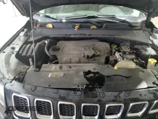 ✅ 2018 Jeep Compass Latitude • VIN: 3C4NJDBB3JT392985 • Lot: 91463675. Listed on Copart with 76,197 mi. Free auction sales archive from the USA and detailed vehicle history report at DreamBid. Image 16.