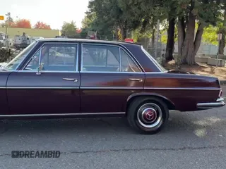 ✅ 1967 Mercedes-Benz 250 • VIN: 10801210048381 • Лот: 90941265. Опубликован ранее на Copart с пробегом 33 198 миль. Бесплатный доступ к архиву аукционных продаж из США и подробный отчёт об истории автомобиля на DreamBid. Изображение 12.